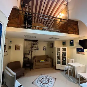 Virgil's Apartamento
