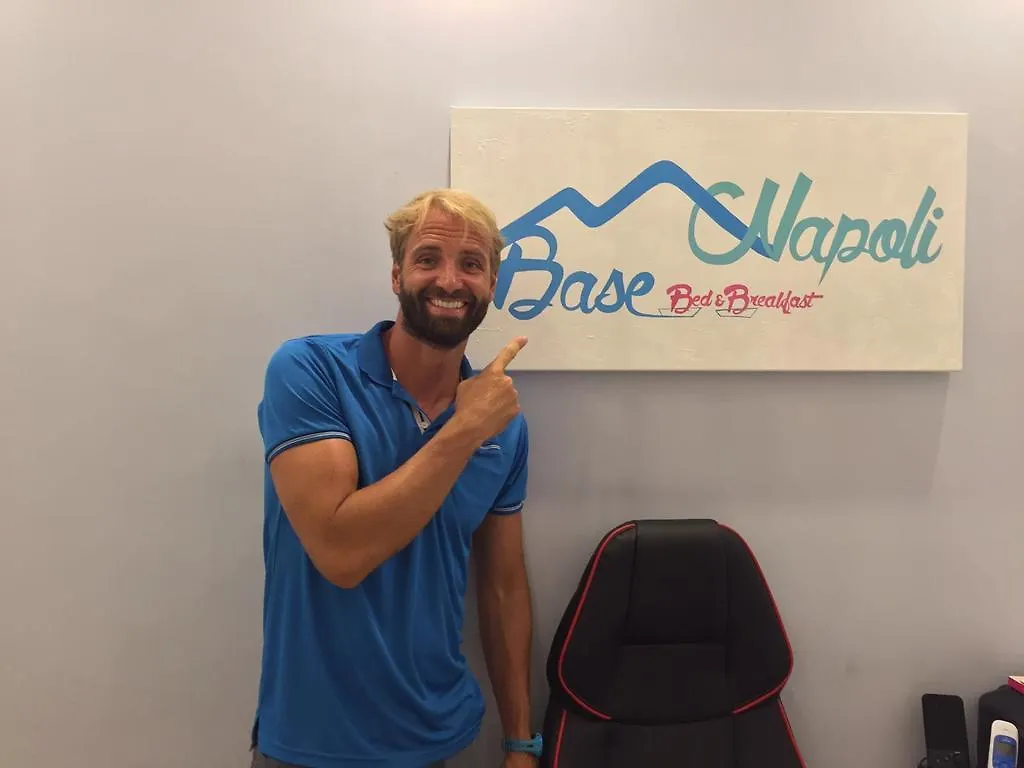 Base Napoli Mergellina 3*, Nápoly Olaszország