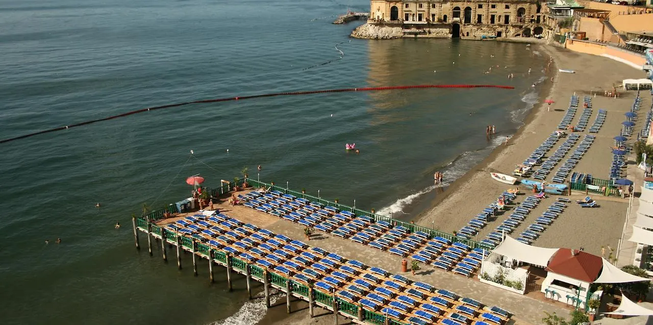 Base Napoli Mergellina Nápoly